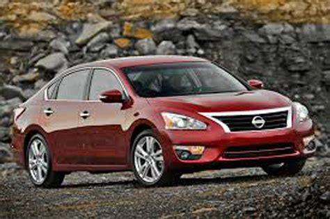 Nissan Altima (2015) - picture 3 of 6