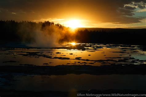 Great Fountain Geyser | Photos by Ron Niebrugge