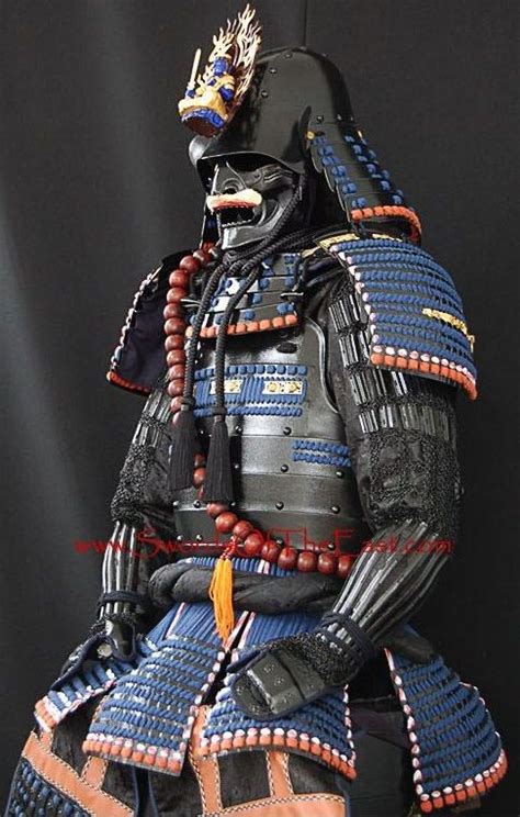 Réplica de uma armadura de Uesugi Kenshin | Samurai armor, Samurai warrior, Japanese warrior