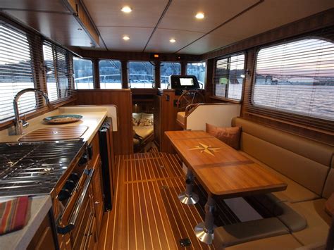 Sea Trial: Helmsman Trawlers 31 Sedan - PassageMaker