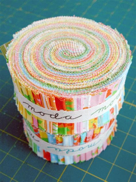 What is a Jelly Roll Quilt, and How Do You Make One? - Sarah Maker