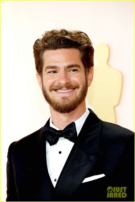 Presenter Andrew Garfield Stays Classic in a Fitted Tuxedo for Oscars 2023: Photo 4907059 ...