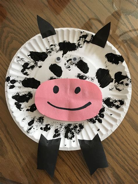 Adorable Paper Plate Cow Craft