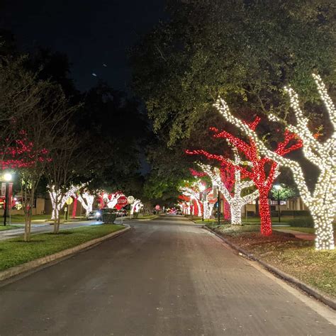 University of St Thomas Christmas Lights – JillBJarvis.com