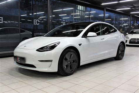 Tesla Model 3 Long Range Dual Motor AWD SKLADEM! / 2021 / 13 312 km | EMOTION CARS - zánovní ...