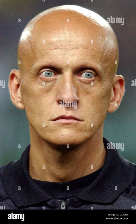 Italian referee pierluigi collina hi-res stock photography and images ...