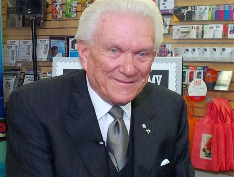 Tommy Hunter 'thrilled' by honorary Canada Post stamp | CBC News