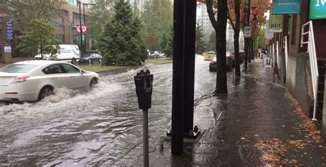 Torrential rainfall causes flooding in Vancouver streets (PHOTOS) | News