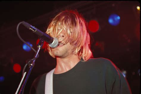 Nirvana Play 'Aneurysm' at 1991 Seattle Paramount Theatre Show ...