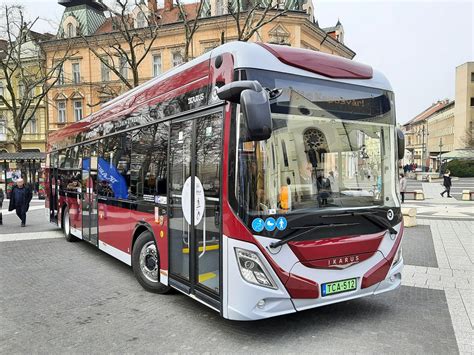 Rede Transfusion Vorfahr ikarus bus motor Fahrpreis Tor Schäbig