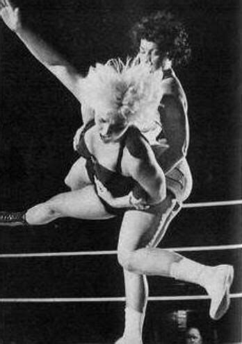 1954 - Penny Banner vs June Byers | Women's wrestling, Pro wrestling ...