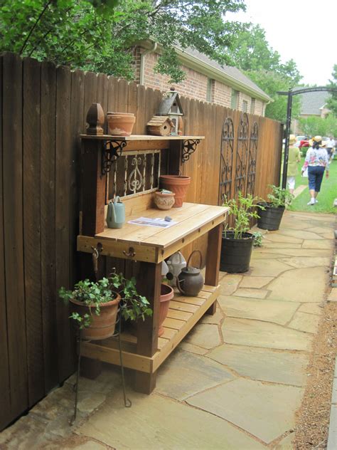 50 Best Potting Bench Ideas To Beautify Your Garden | Diy uteplats, Planteringsbord, Hemprojekt