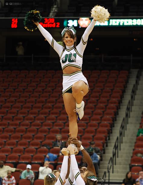 File:JU Cheerleaders.jpg - Wikimedia Commons