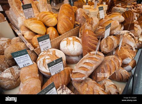 England, London, Southwark, Borough Market, Bakery, Bread Display Stock Photo - Alamy