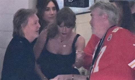 Taylor Swift has fan girl moment with Paul McCartney inside £1m Super Bowl suite - Celebrity ...