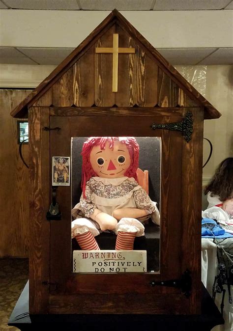 HALLOWEEN Saw the real Annabelle doll yesterday : pics