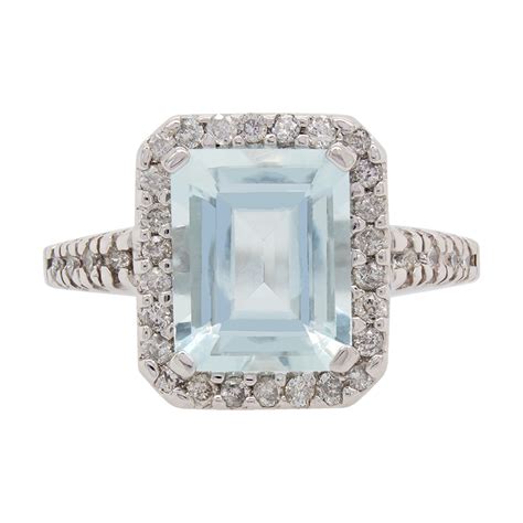 "Aqua Elegance" Aquamarine Ring - Lilliane's Jewelry