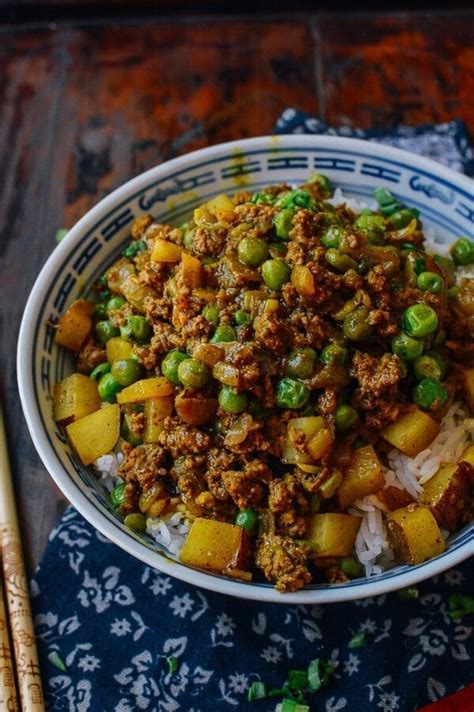 Easy Curry Beef Rice Bowls Recipe - The Woks of Life