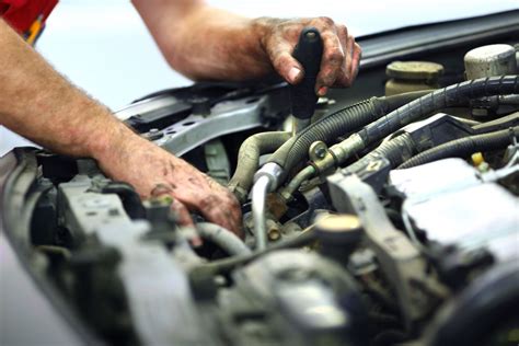 How To Tell When Your Car Needs An Engine Repair Service - Maclane's Automotive