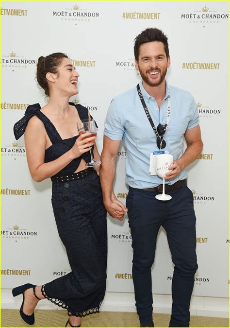 Lizzy Caplan & Tom Riley Are Married - See a Wedding Photo!: Photo 3950190 | Wedding Photos ...