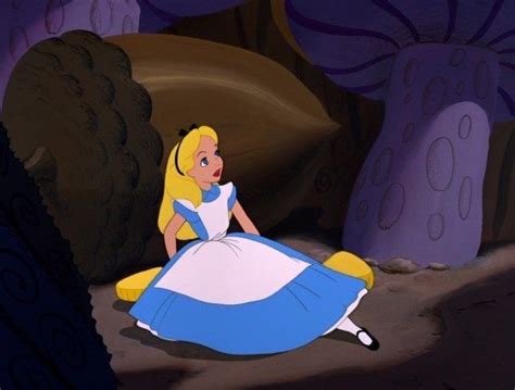 ปักพินโดย Erin ใน Disney's Alice in Wonderland