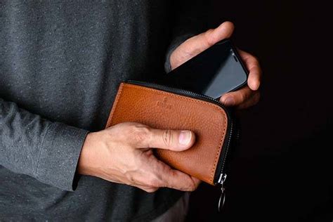 Handmade Leather Phone Wallet for iPhone X, iPhone 8 and More | Gadgetsin