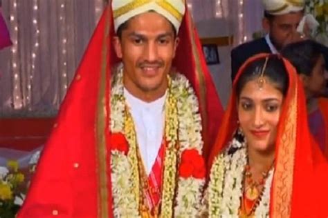 Ace shuttler Ashwini Ponnappa ties knot with Karan Medappa ...