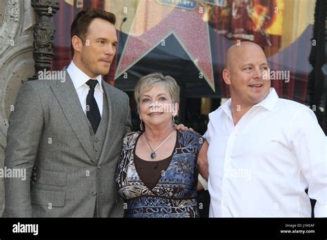 Chris pratt_family 11400 jpg hi-res stock photography and images - Alamy