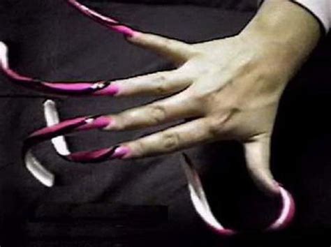 Disturbingly Long Fingernails (15 pics) - Izismile.com