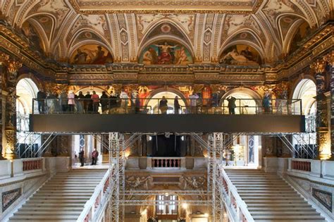 Klimts Dekoration im Kunsthistorischen Museum: Stairway zu Klimt