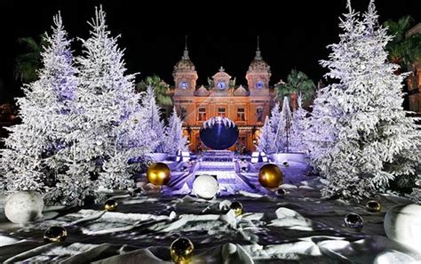 Christmas Decorations Around the World - World inside pictures