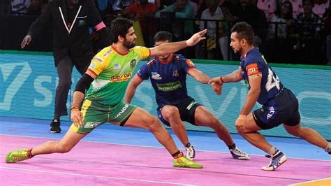 Pro Kabaddi League 2018: Pardeep Narwal overtakes Rahul Chaudhari to ...