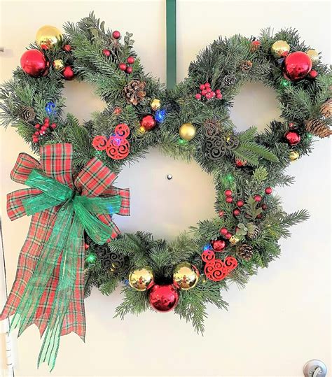 Country Christmas Wreath, Traditional Christmas Wreath With Bows, Disney Christmas Wreaths ...