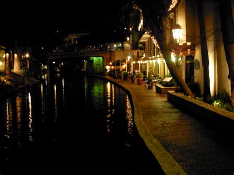 Riverwalk at night 13 July 2008 015 | Roscoe Ellis | Flickr