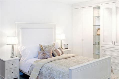 28 Beautiful Bedrooms With White Furniture (PICTURES) - Home Stratosphere