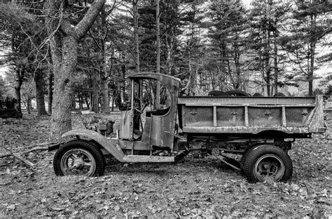 Mack Dump Truck | This old truck, perhaps from the 1920's or… | Flickr
