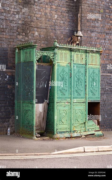 A victorian toilet hi-res stock photography and images - Alamy