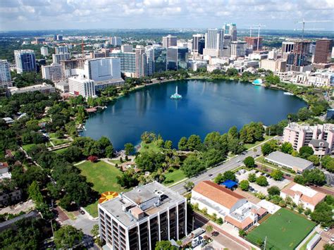 Lake Eola Park | Attractions in South Eola, Orlando