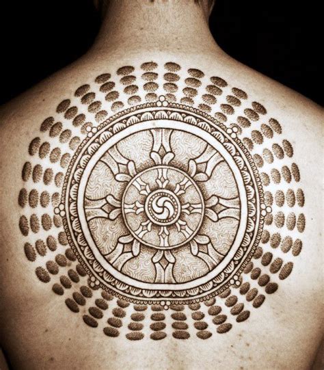 40 Rueda de Dharma diseños de tatuajes para los hombres - Ideas Dharmachakra de tinta #Dharma # ...