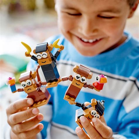 LEGO 11031 Classic Creative Monkey Fun (135 pcs) — Toycra