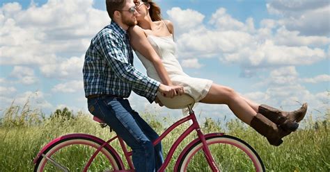 Should Your Romantic Partner Be Like You? | Psychology Today Canada