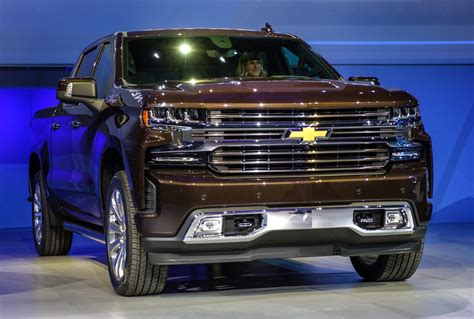 2019 Chevy Silverado cuts up to 450 lbs. with aluminum closures, higher-strength steel ...