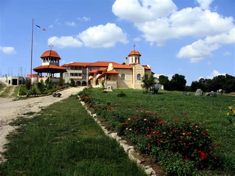 BIRDS,PEOPLE AND OTHER CRITTERS: MONASTERIES IN ROMANIA