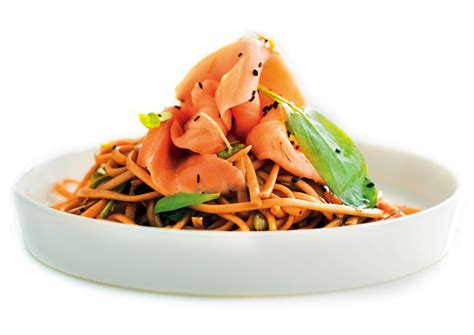 Smoked salmon noodle salad with balsamic dressing - MyKitchen