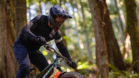 Bell’s New Full-10 DH Is An E-Bike-Certified Full-Face Helmet