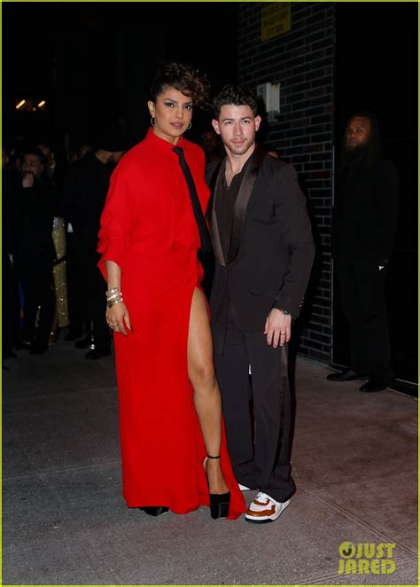 Photo: florence pugh ashley park nick jonas priyanka chopra met gala ...