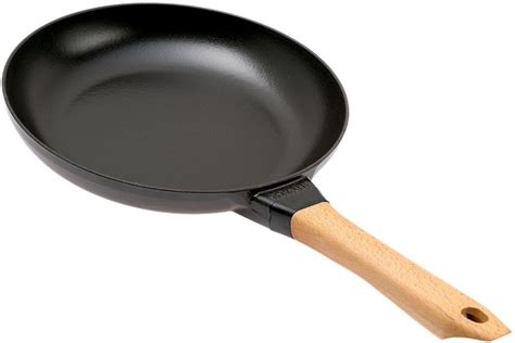 Staub frying pan with wooden handle 26 cm, black | Advantageously shopping at Knivesandtools.co.uk