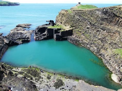 The Blue Lagoon © Anthony Parkes cc-by-sa/2.0 :: Geograph Britain and Ireland