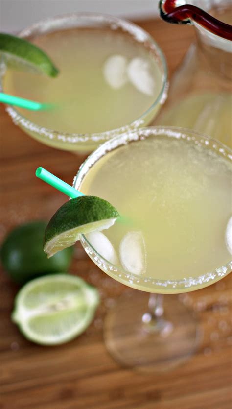 Easy Margarita Recipe - 4 Ingredients x 12 Ounces Each | Mom Fabulous