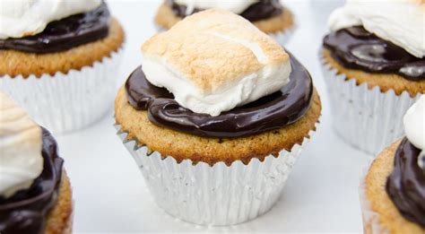 Chocolate & Marshmallow Cupcakes - CrazedMom